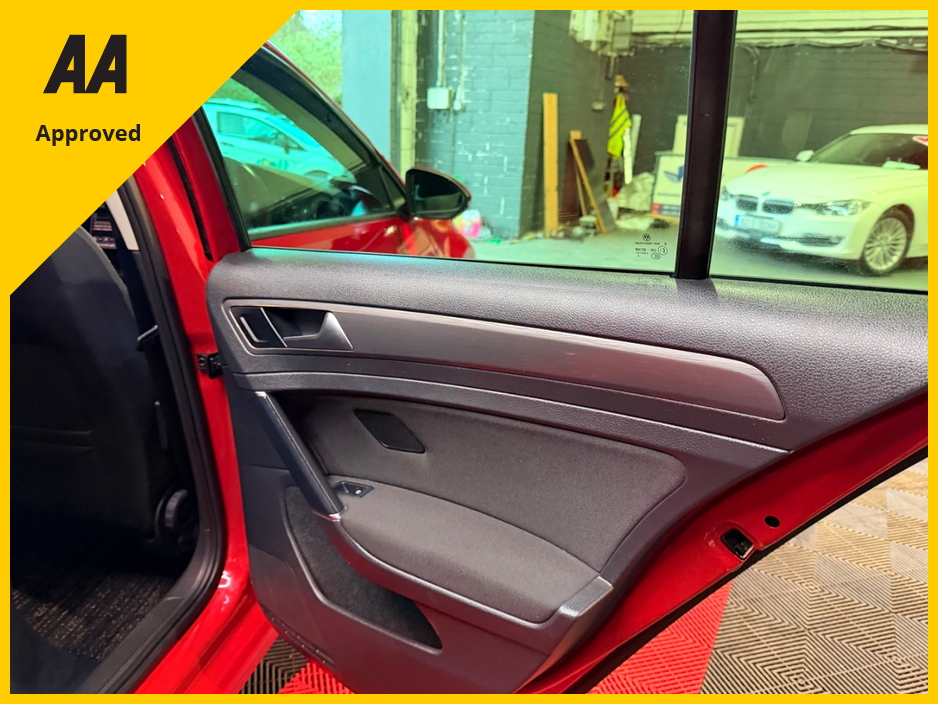 2018 Volkswagen Golf - image 20