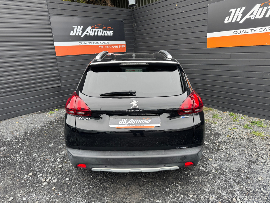 2017 Peugeot 2008 - image 5