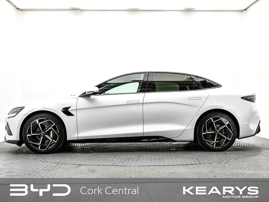 2026 BYD Seal - image 3