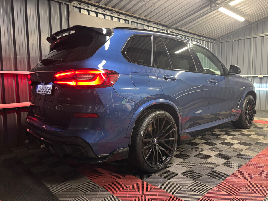 2022 BMW X5 xDrive45e xLine €57,950