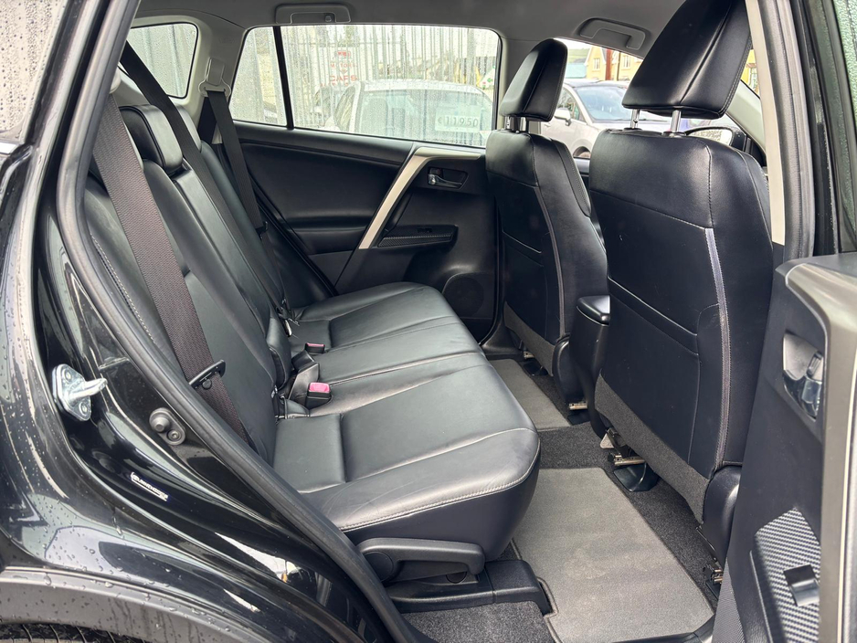 2014 Toyota Rav4 - image 15