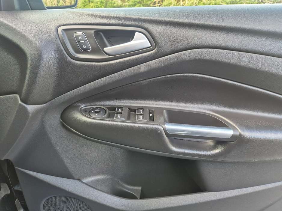 2019 Ford Kuga - image 20