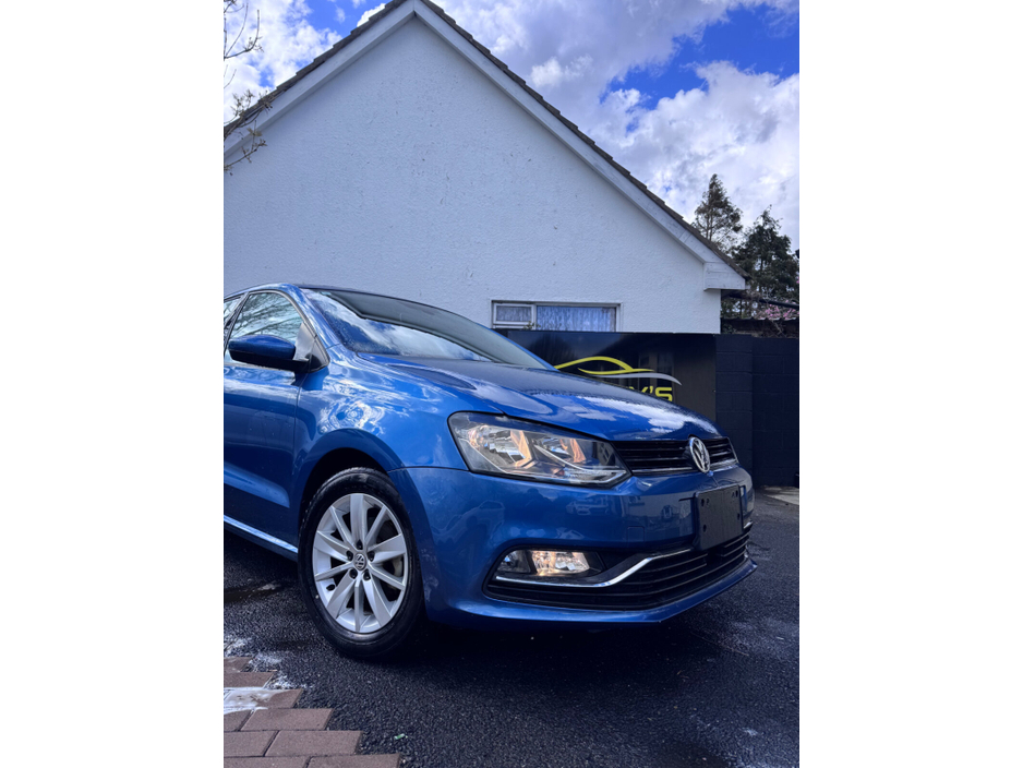 2017 Volkswagen Polo - image 2