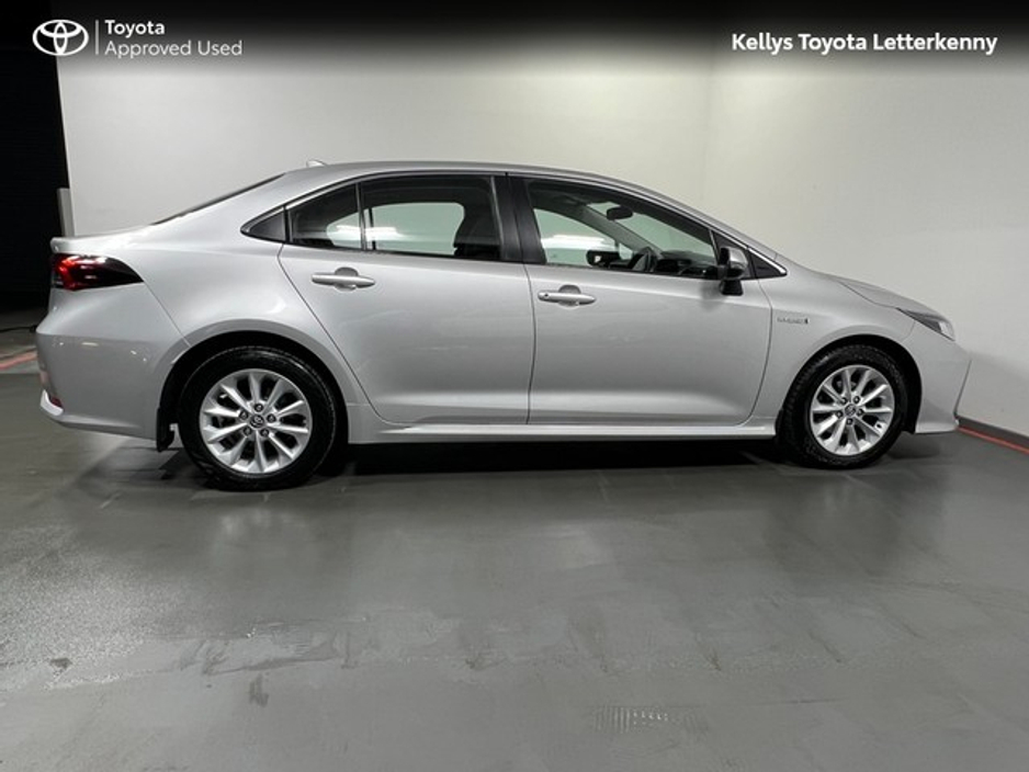 2019 Toyota Corolla - image 3