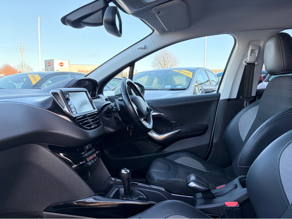 2017 Peugeot 2008 1.2 ALLURE  AUTOMATIC ** TOP SPEC ** 2 KEYS ** SUPERB EXAMPLE ** €11,995