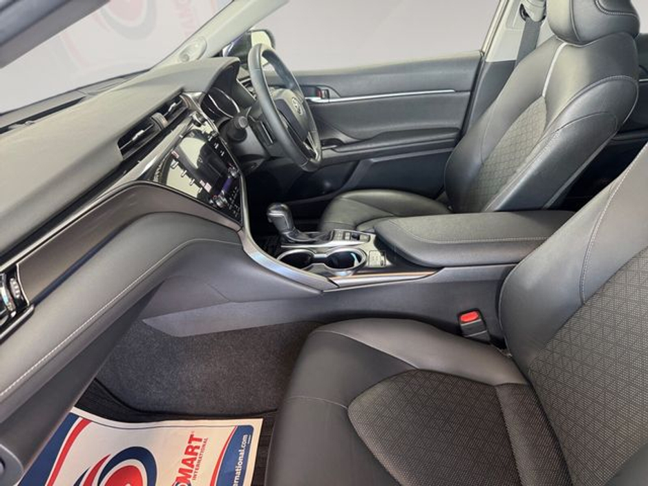 2020 Toyota Camry - image 17