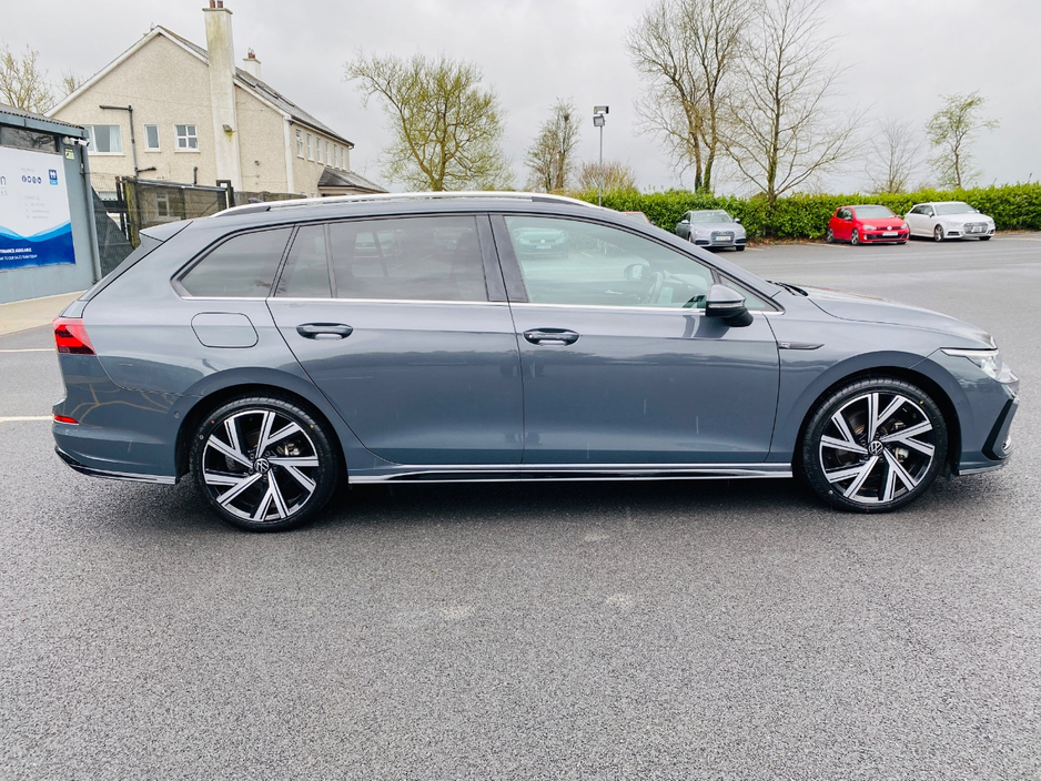 2023 Volkswagen Golf - image 4