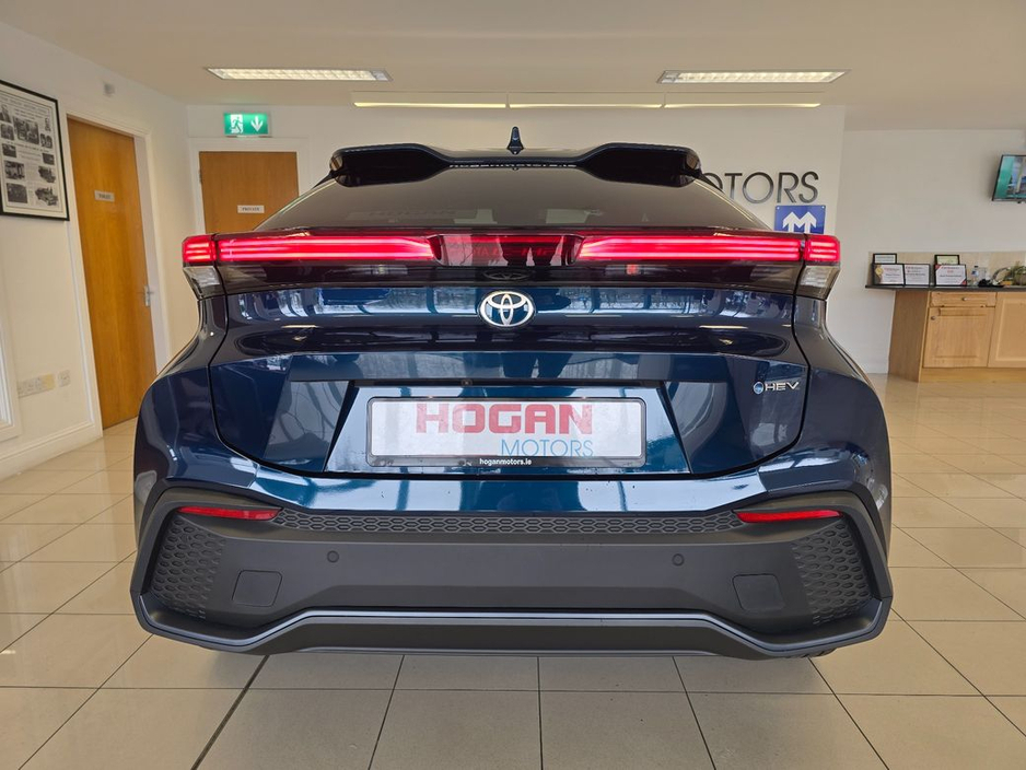 2024 Toyota C-HR - image 5