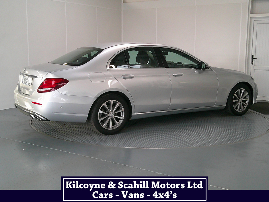 2016 Mercedes-Benz E Class - image 9