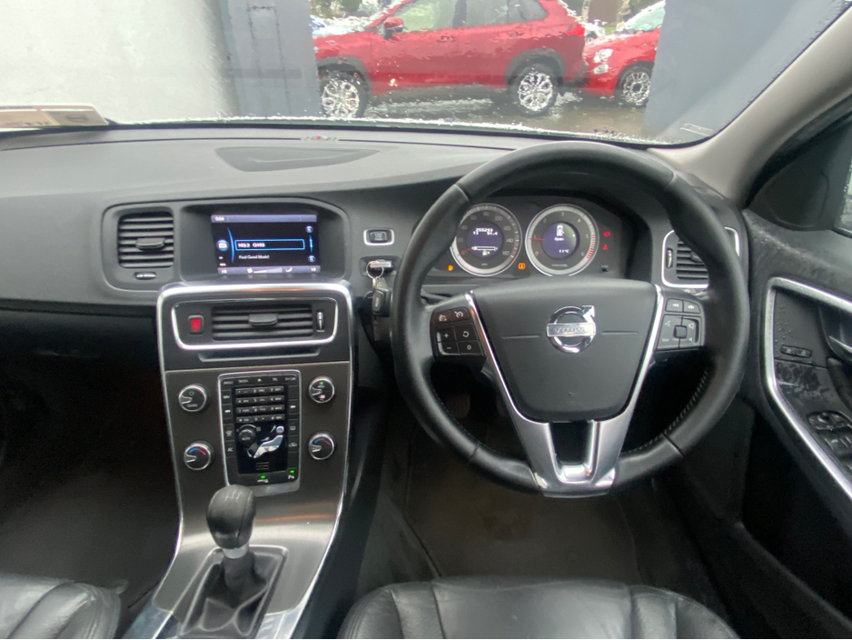 2012 Volvo V60 - image 6