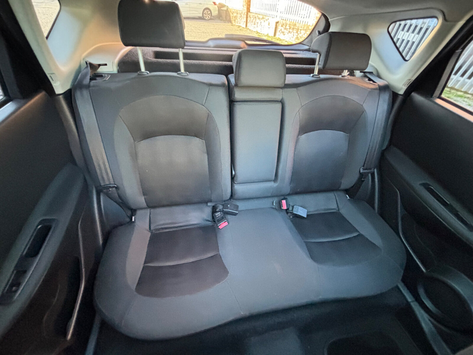2011 Nissan Qashqai - image 24
