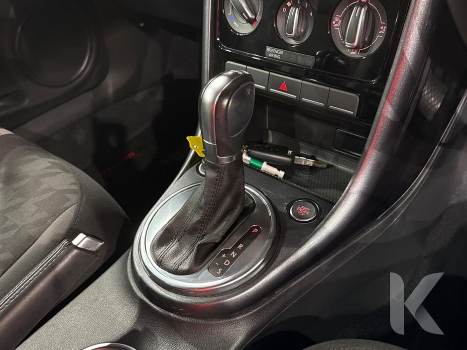 2017 Volkswagen Beetle DESIGN EDITION - COLOUR CODED INTERIOR - FACTORY ALLOYS - REVERSE CAMERA €14,950