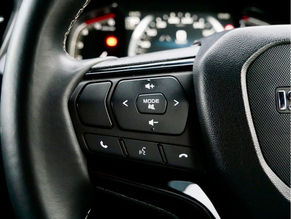 2025 Isuzu D-MAX - image 29