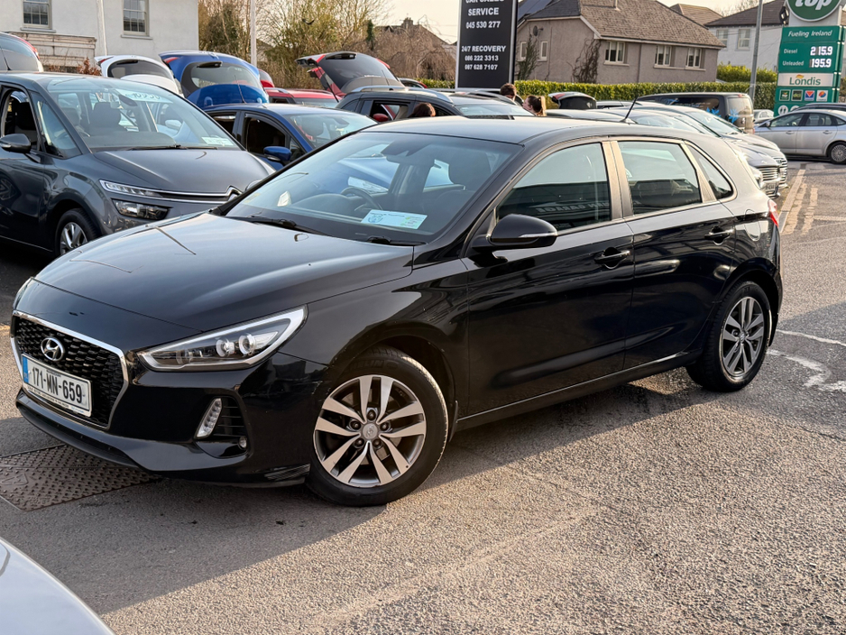 2017 Hyundai i30 - image 2