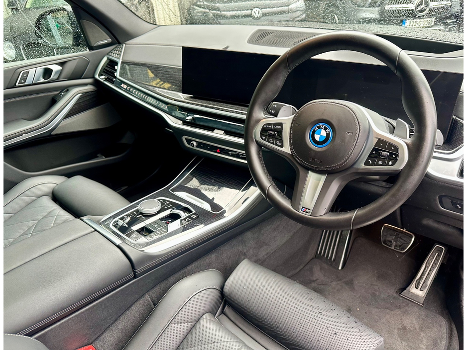 2025 BMW X5 - image 17