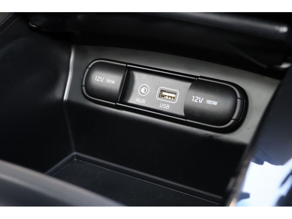 2016 Kia Sorento - image 13