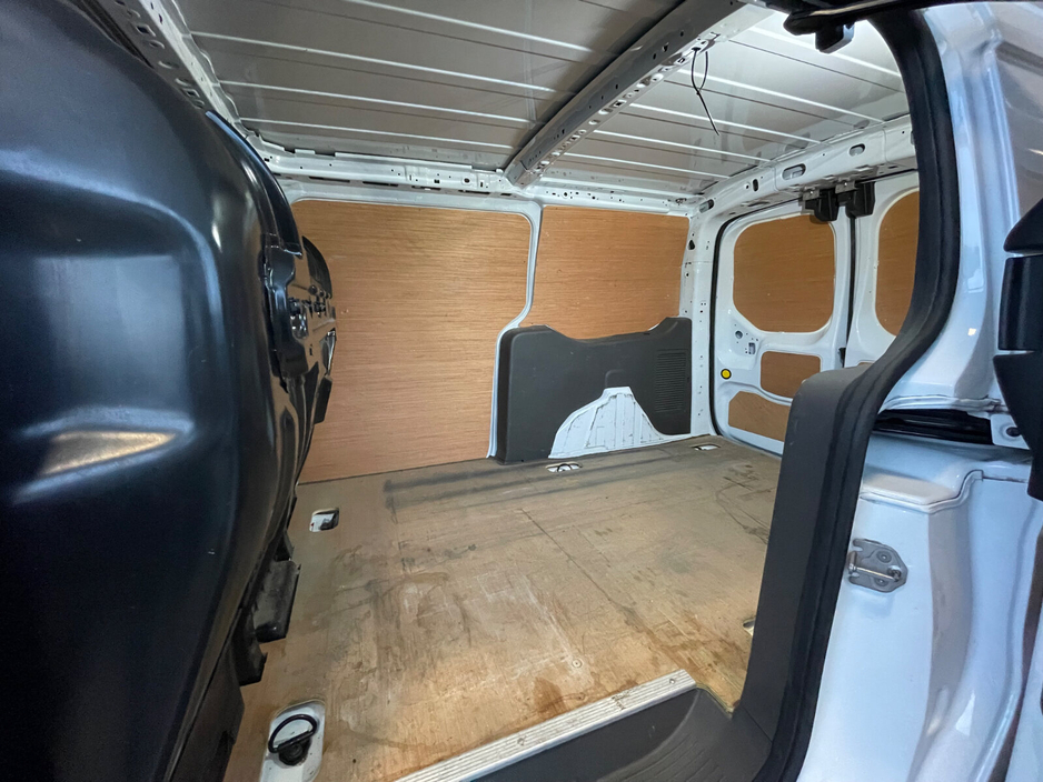 2022 Ford Transit Connect  €11,800
