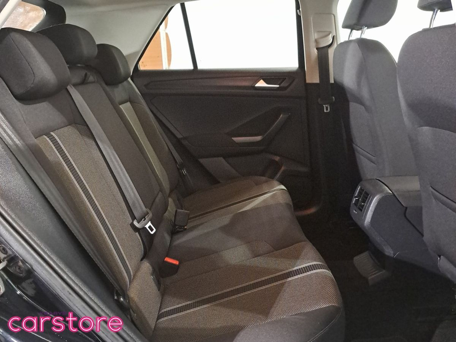 2019 Volkswagen T-Roc - image 13