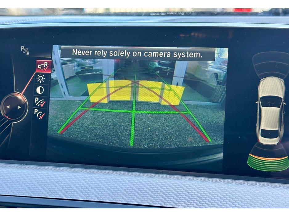 2016 BMW 6 Series - image 12