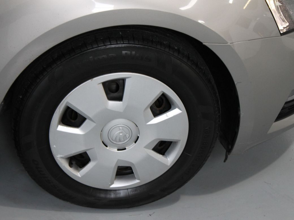 2019 Skoda Octavia - image 24