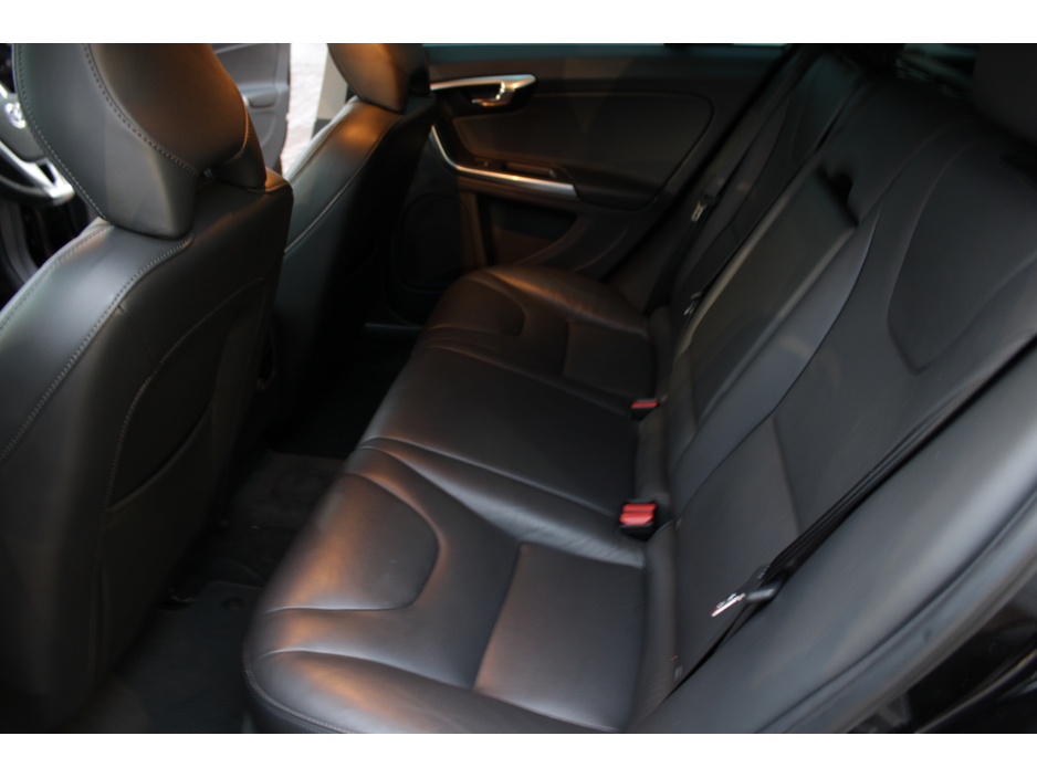 2016 Volvo V60 2.0D4 SE LUXURY EDITION  5DR ESTATE AUTOMATIC // HUGE SPEC // 122,000KM'S /IMMACUALTE CONDITION // BUY WITH CONFIDENCE AA AND SIMI APPROVED DEALER 2025 // FINANCE ARRANGED // ALL TRADE INS WELCOME // €15,950