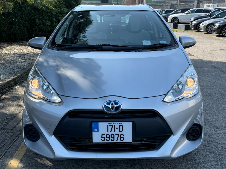 2017 Toyota Aqua - image 4