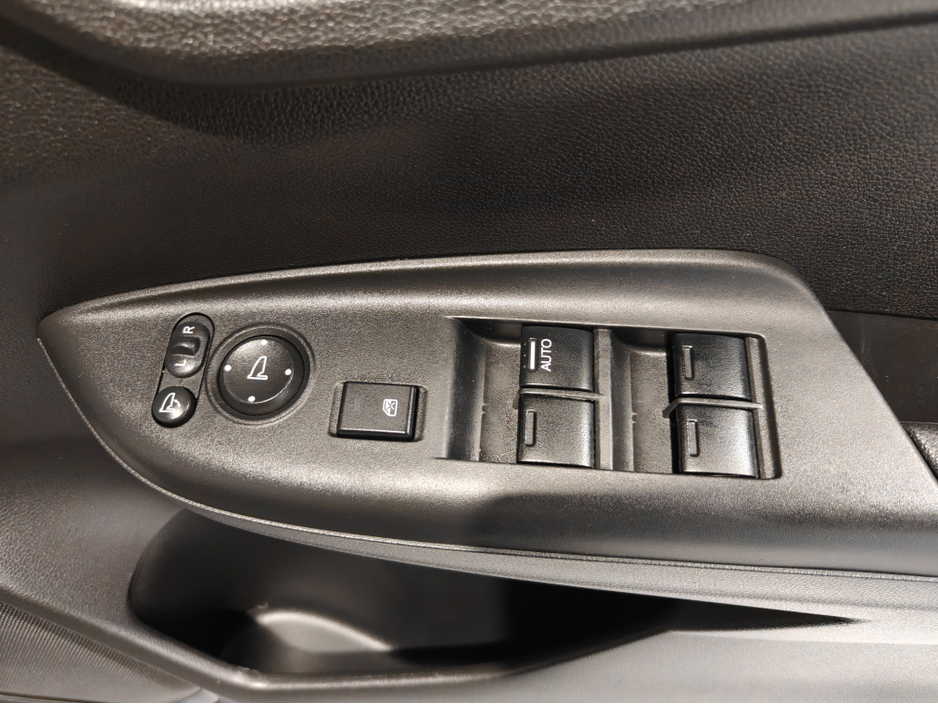 2017 Honda Shuttle - image 25