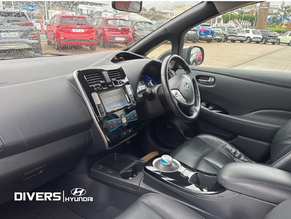 2017 Nissan Leaf - image 9