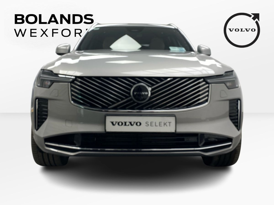 2025 Volvo XC90 - image 7