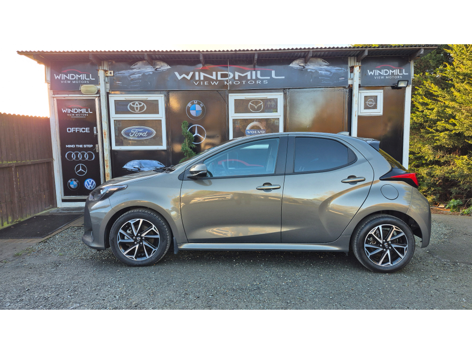 2022 Toyota Yaris 1.5 LUNA SPORT 4DR A €17,500