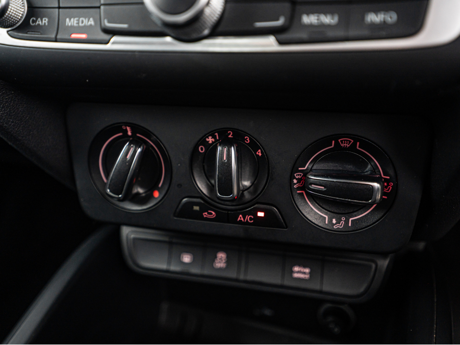 2015 Audi A1 - image 22