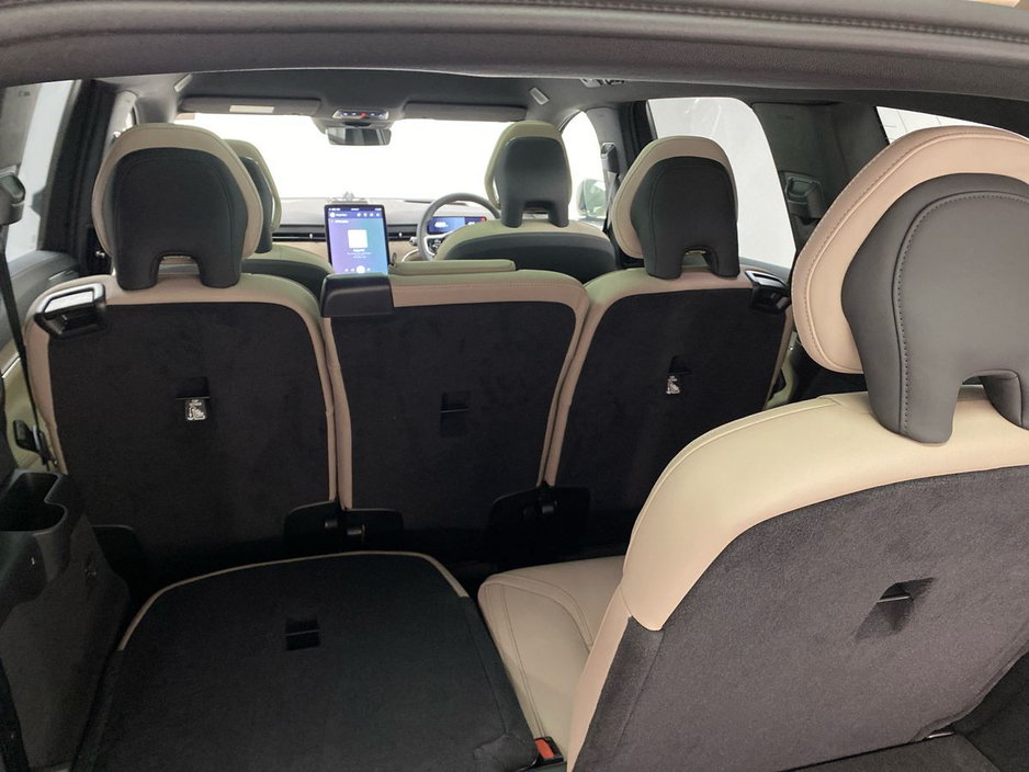 2026 Volvo EX90 - image 28