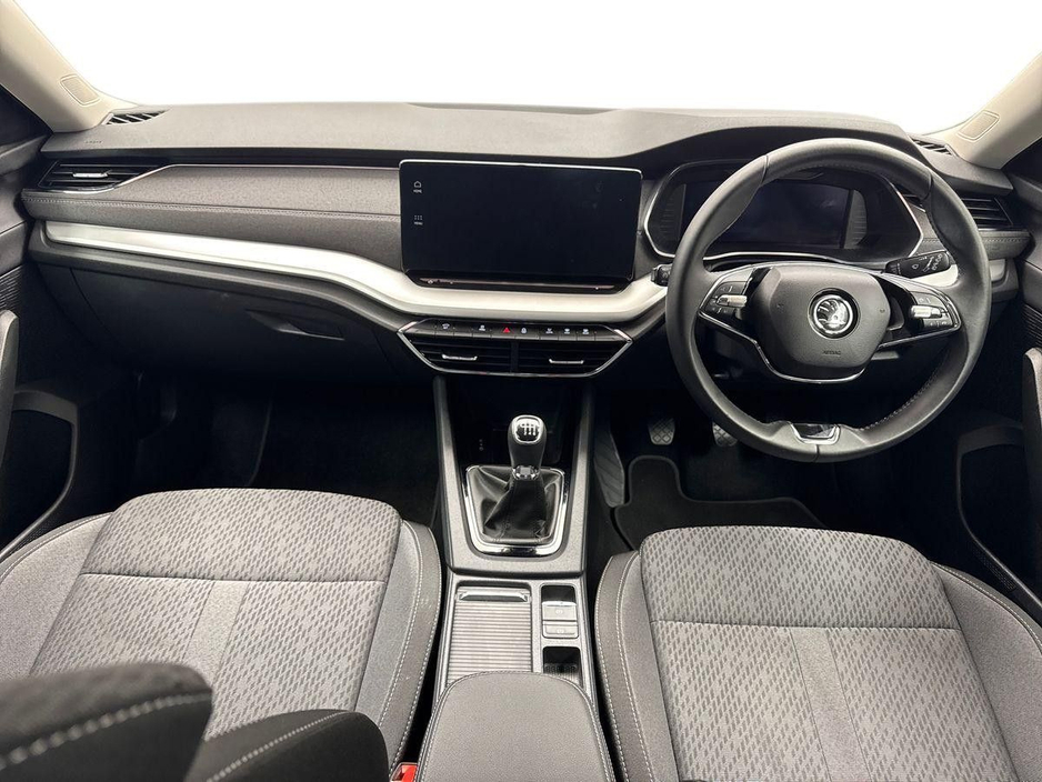 2024 Skoda Octavia - image 8