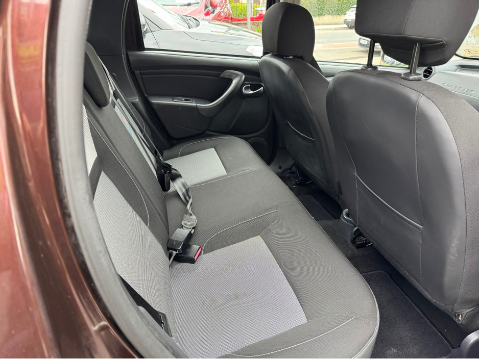 2018 Dacia Duster - image 8