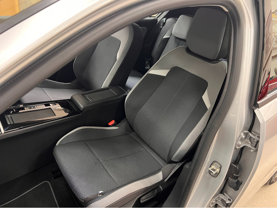 2024 Opel Astra - image 6