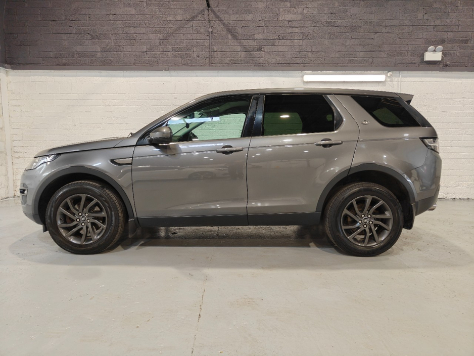 2016 Land Rover Discovery Sport - image 4