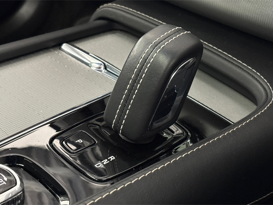 2021 Volvo XC90 - image 27