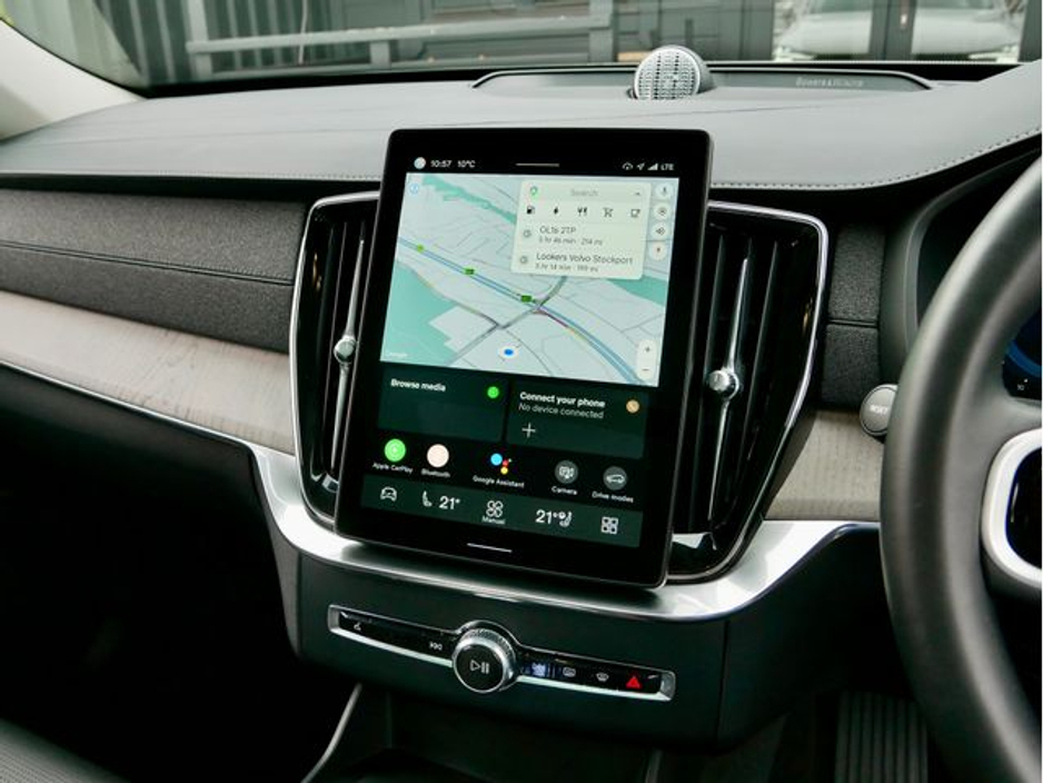 2025 Volvo XC90 - image 22