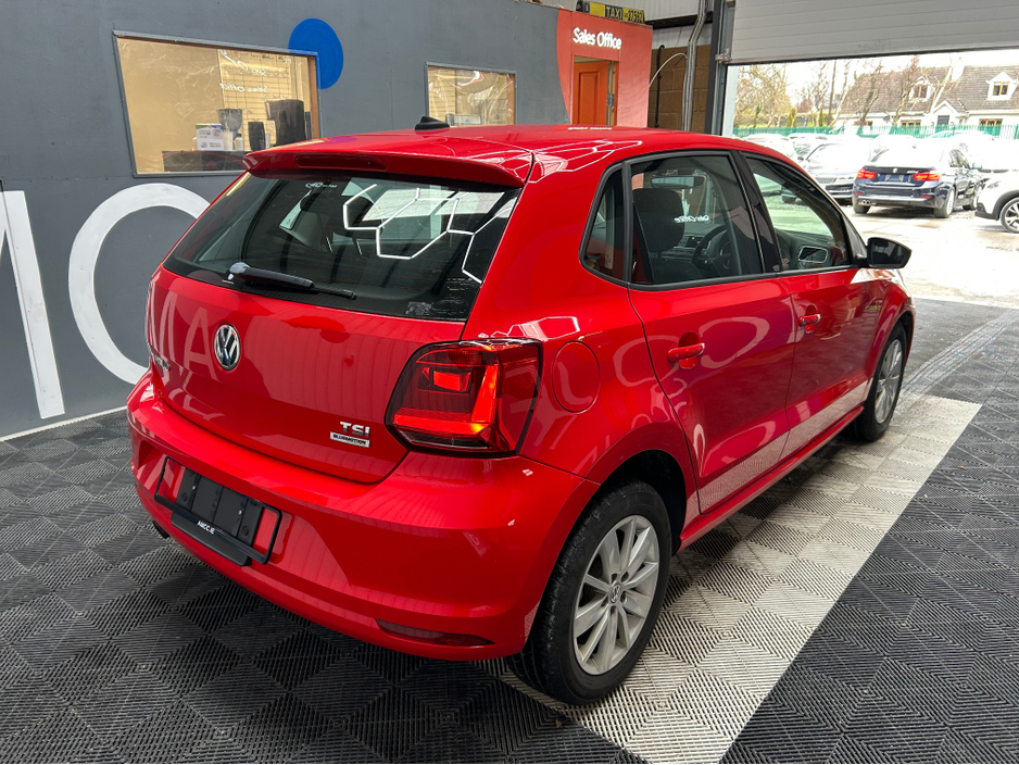 2016 Volkswagen Polo - image 2