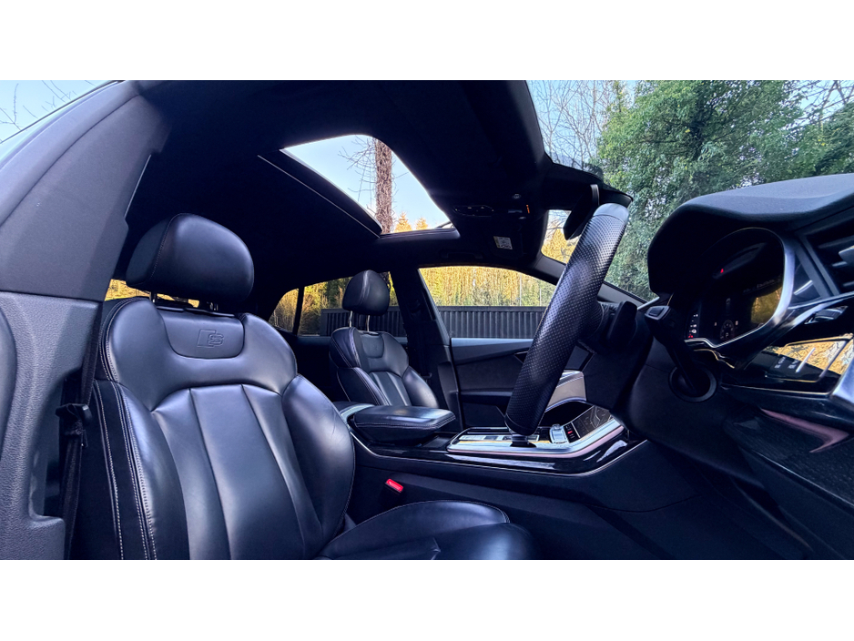 2021 Audi Q8 2021 (212) Audi Q8 55 TFSI e Black Edition Quattro €55,999