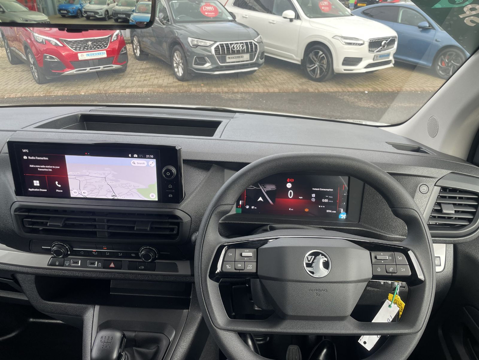 2025 Opel Vivaro - image 21