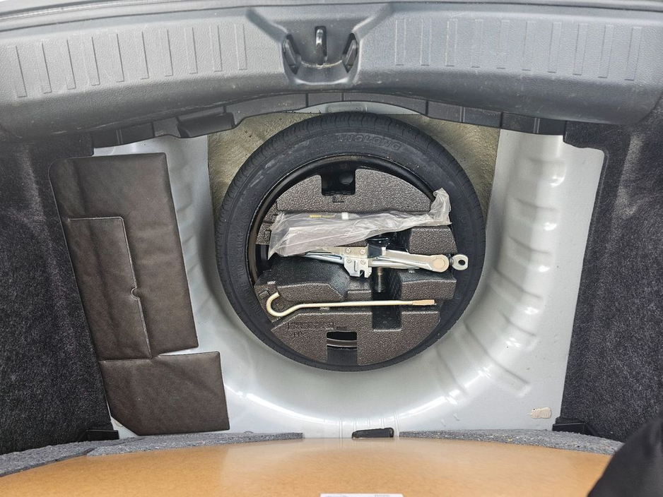 2022 Nissan Micra - image 24