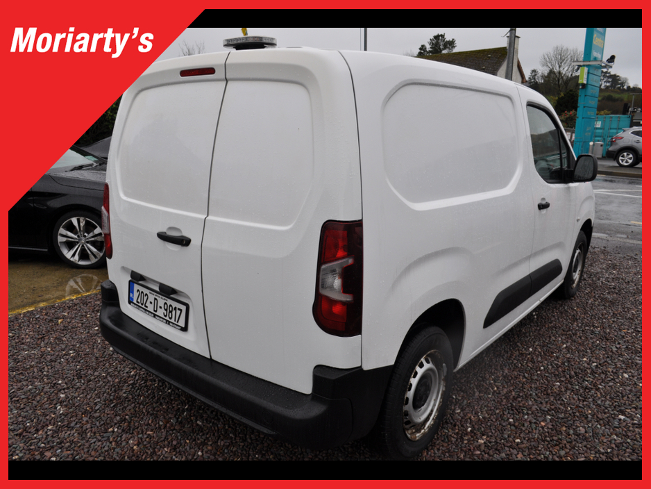 2020 Peugeot Partner - image 6