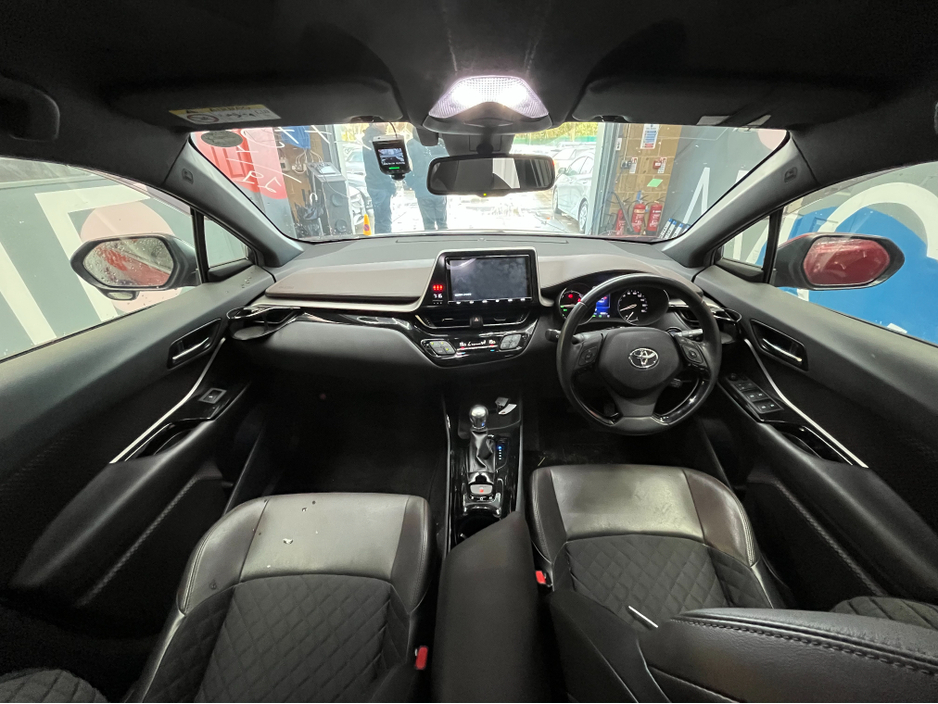 2019 Toyota C-HR 2019 TOYOTA C-HR G 1.8 AUTOMATIC / CRUISE CONTROL / REVERSE CAMERA / HEATED SEATS AND MORE