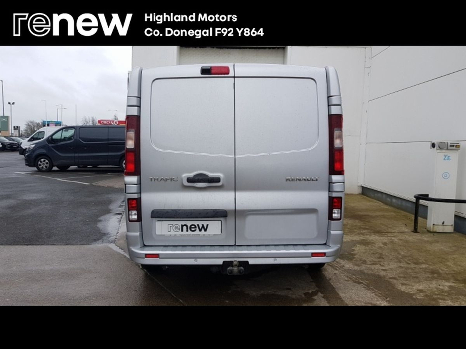 2024 Renault Trafic - image 10