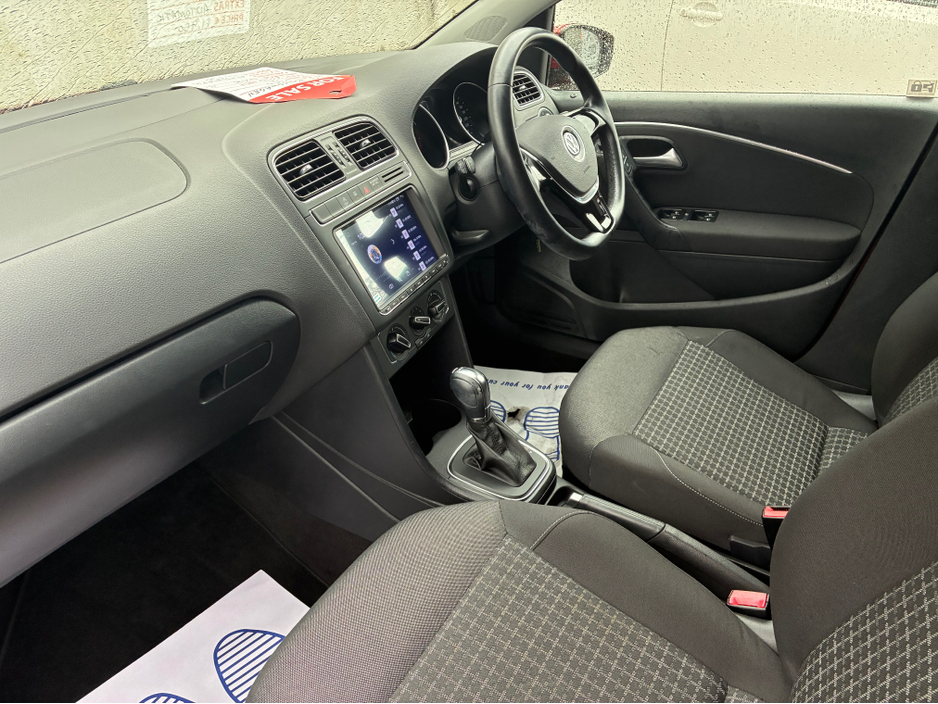 2015 Volkswagen Polo - image 14