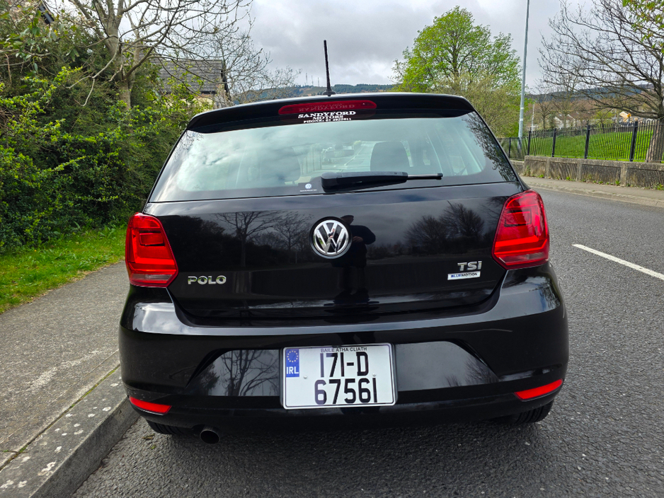 2017 Volkswagen Polo - image 4