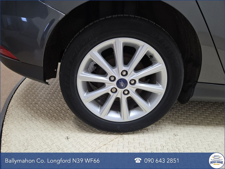 2017 Ford Focus - image 25