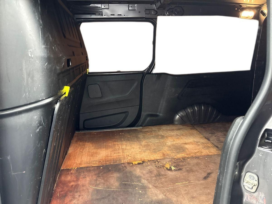 2024 Peugeot Partner - image 10