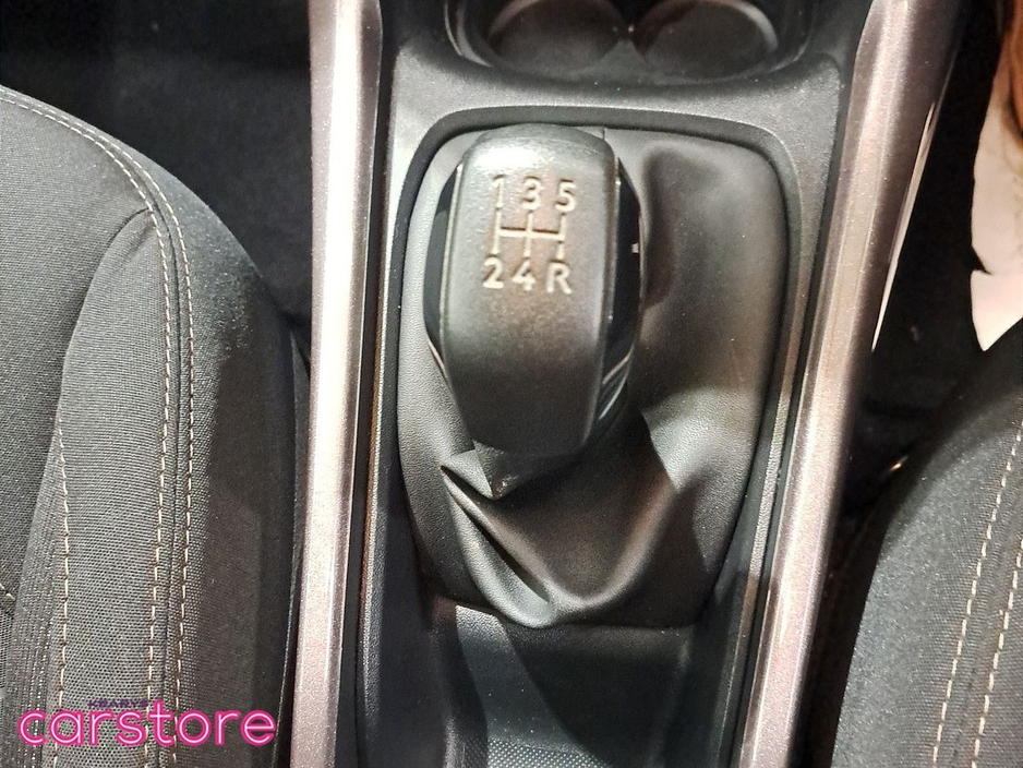 2016 Peugeot 2008 - image 16